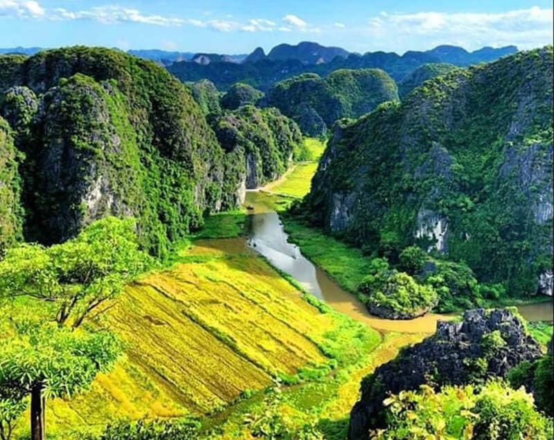Địa điểm du lịch đẹp nhất định phải ghé thăm khi tới Ninh Bình